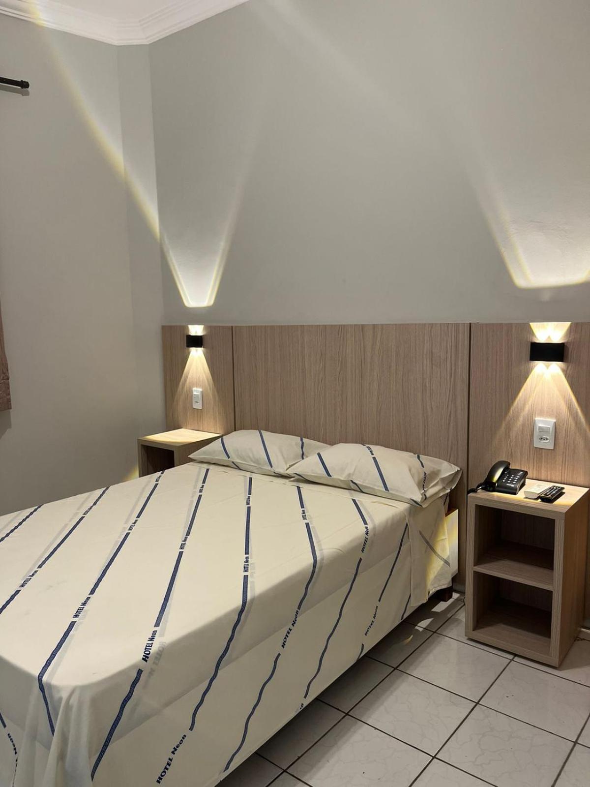 Hotel Neon - Proximo A 25 De Marco, Bom Retiro E Bras, A 2Min Do Mirante Sampa Sky E Pista De Skate Anhangabau São Paulo Eksteriør bilde